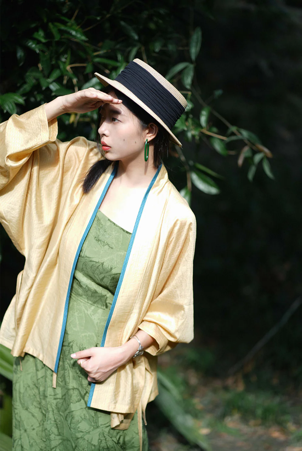An Xiang 暗香 Distant Fragrance Modernized Song Dynasty Feijixiu & Baidiequn Set - Image 3
