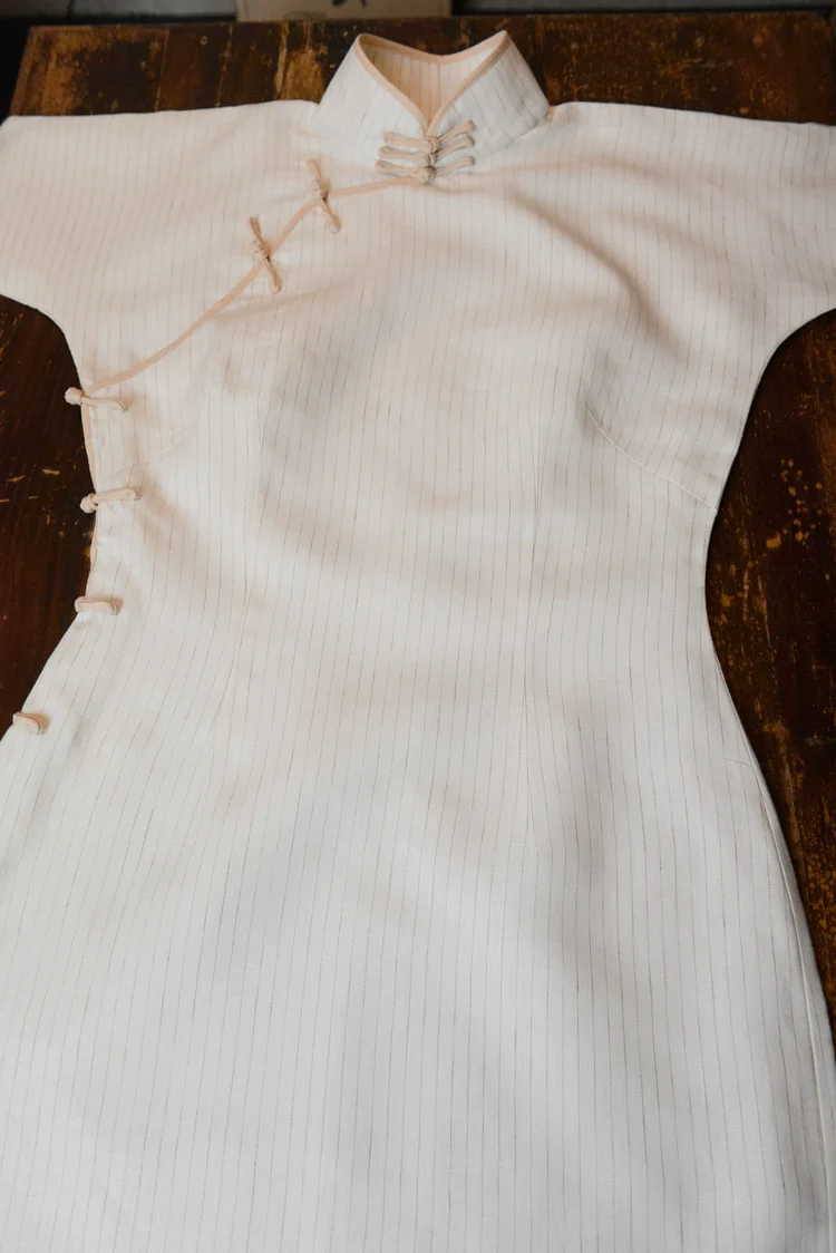 Baizhi 白芷 Modernized Retro Daily Cotton & Linen Blend Half Sleeve Qipao - Image 10