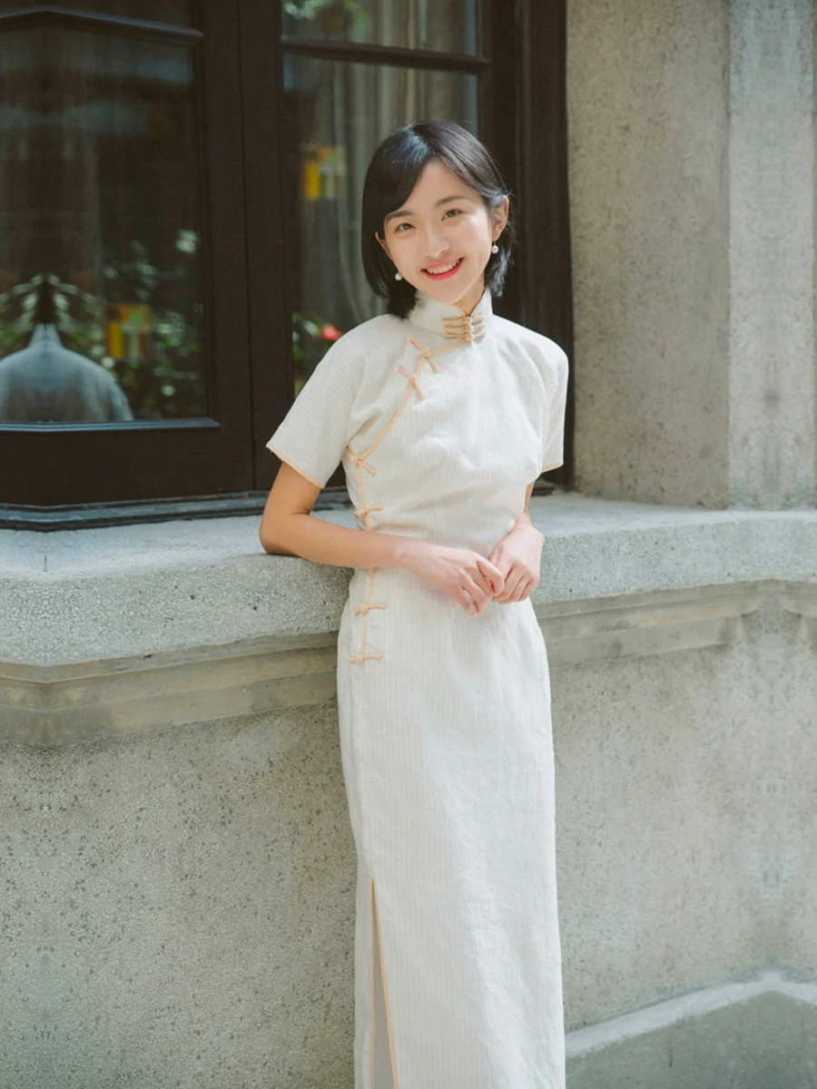Baizhi 白芷 Modernized Retro Daily Cotton & Linen Blend Half Sleeve Qipao - Image 4