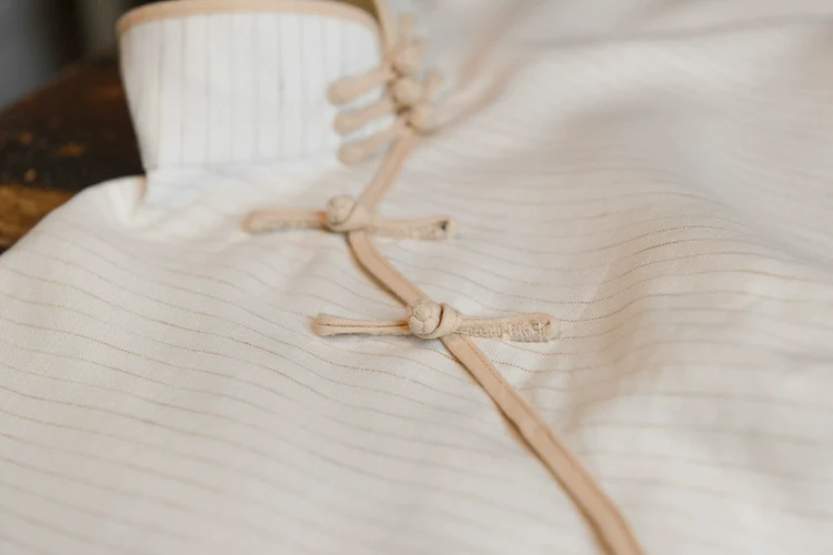 Baizhi 白芷 Modernized Retro Daily Cotton & Linen Blend Half Sleeve Qipao - Image 6