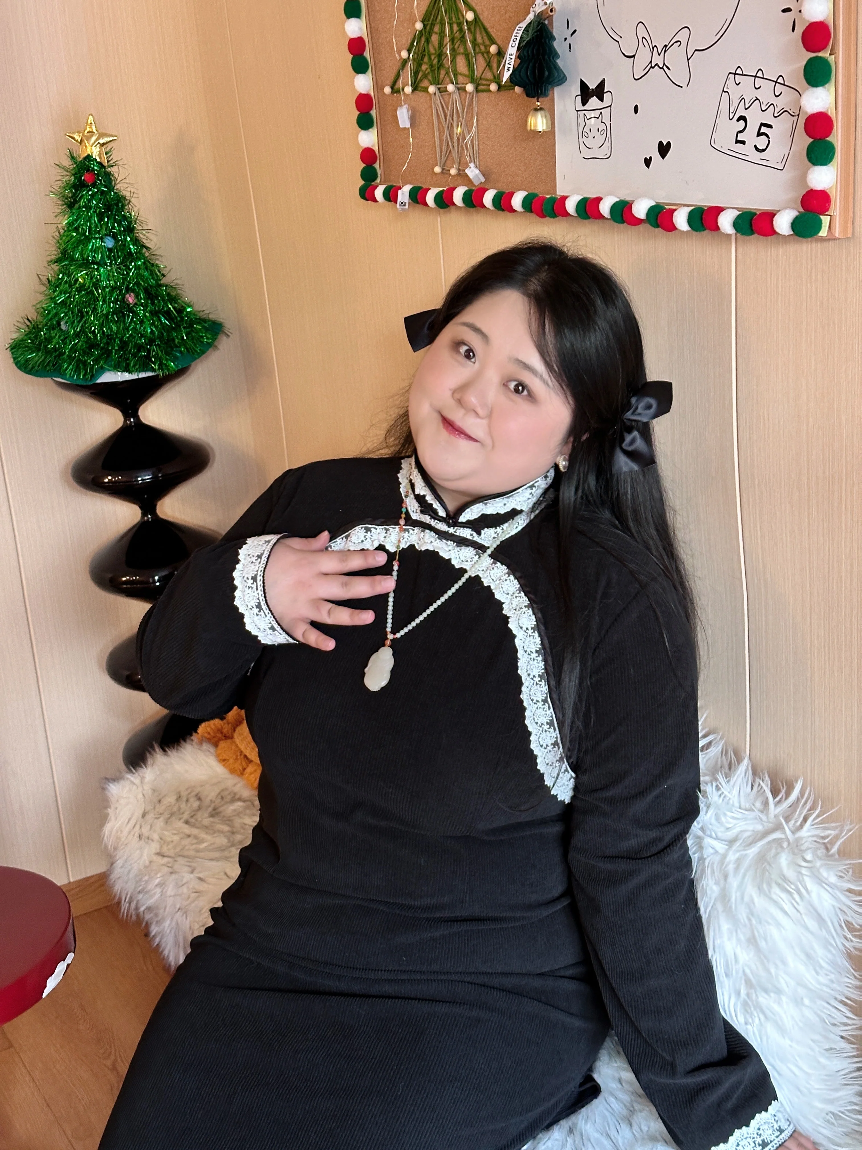 Bao Fufu 抱富富 Holding Fortune Plus Size Long Sleeve Lace Qipao - Image 8