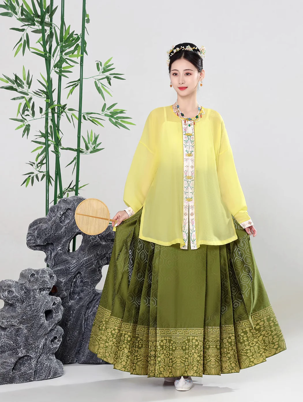 Bao Za 宝藏 Precious Treasures Ming Dynasty Mamian Skirt - Image 2