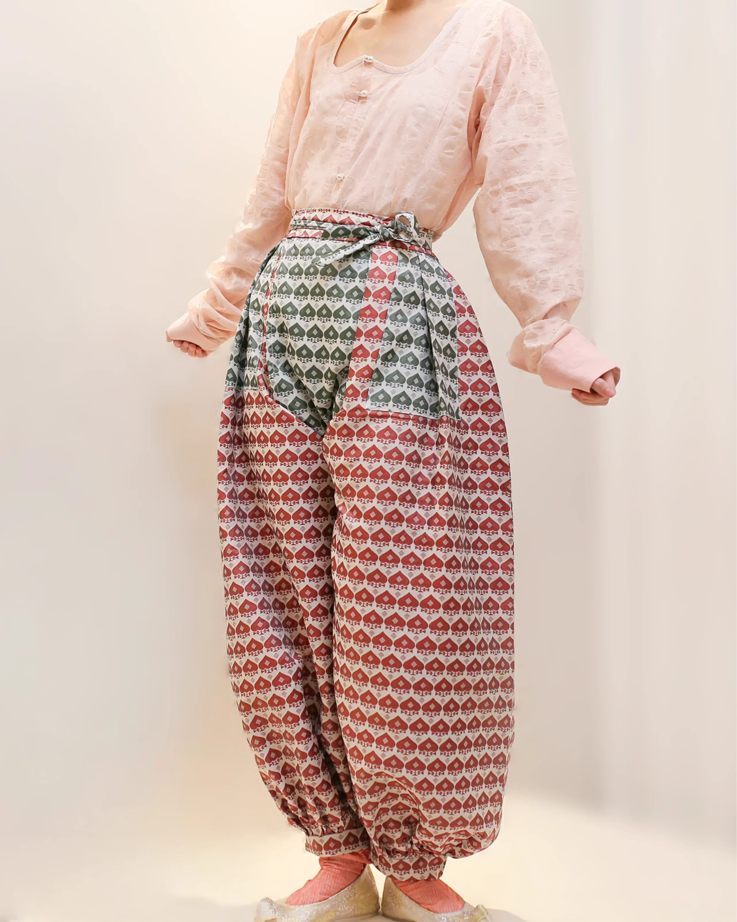 Bei Chao 北潮 Northern Dynasty Kaidangku Lantern Bloomers - Image 3