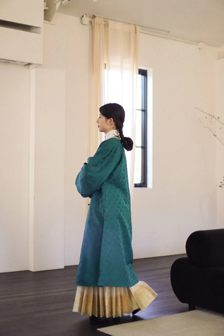 Bi Tao 碧桃 Turquoise Peach Ming Dynasty Yuanling Duijin Changshan Round Collar Long Shirt - Image 20