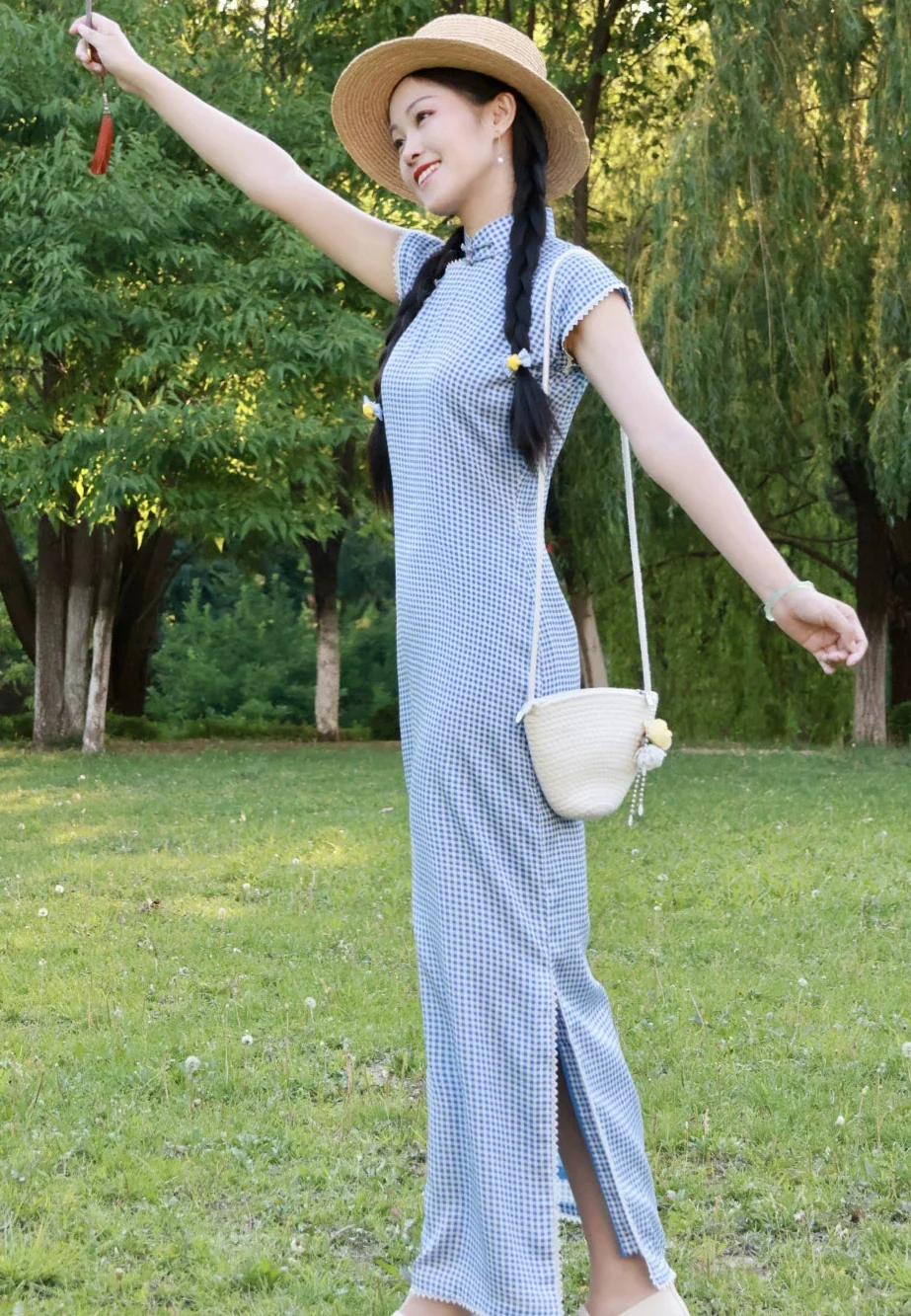Bing Lan 冰蓝 Icy Blue 1930s Gingham & Lace Cap Sleeve Qipao - Image 6