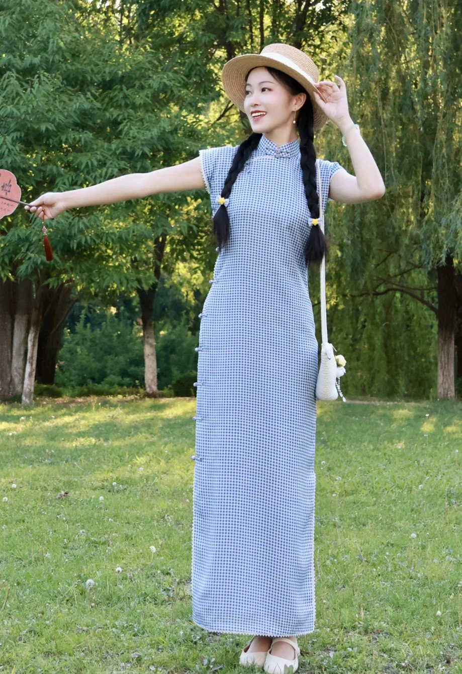Bing Lan 冰蓝 Icy Blue 1930s Gingham & Lace Cap Sleeve Qipao - Image 7