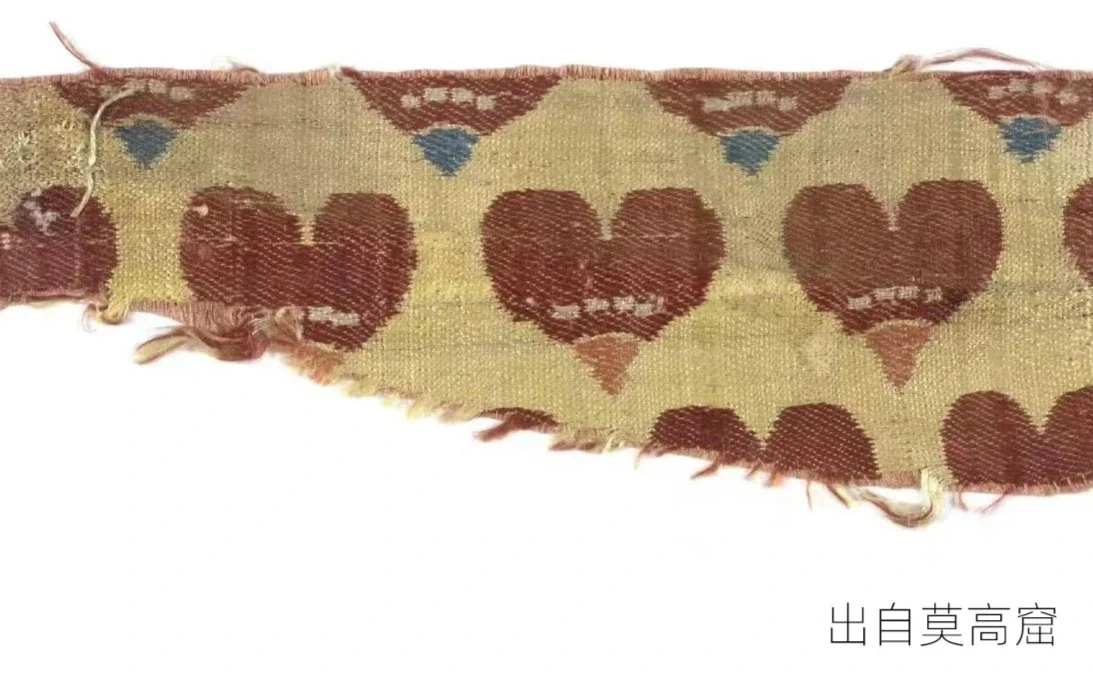 Bleeding Hearts 血心 Modernized Tang Dynasty Tanling Knit Cardigan - Image 15