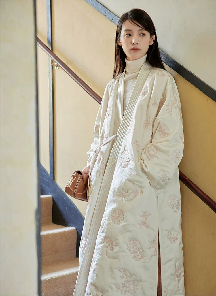 Boxue Xunchun 拨雪寻春 Snow Covered Spring Modernized Song Dynasty Changpao Coat & Wide Leg Pants Set - Image 5