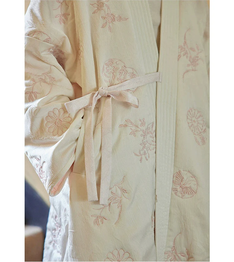 Boxue Xunchun 拨雪寻春 Snow Covered Spring Modernized Song Dynasty Changpao Coat & Wide Leg Pants Set - Image 8