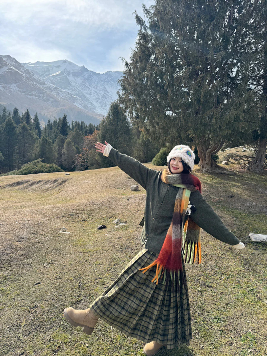 Chang Lü 常绿 Evergreen Modernized Ming Plus Size Wool Round Collar Coat & Plaid Easy Wear Mamian Skirt Set - Image 2