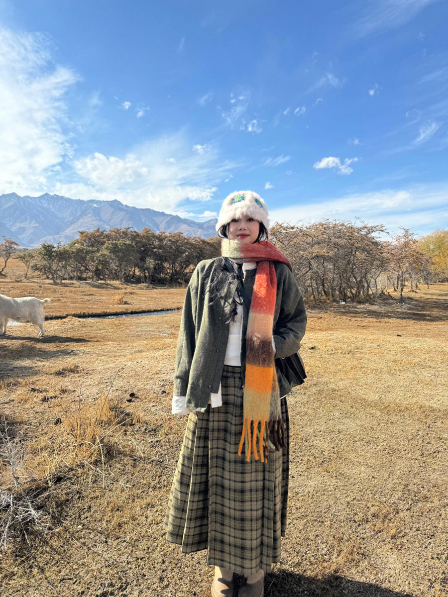 Chang Lü 常绿 Evergreen Modernized Ming Plus Size Wool Round Collar Coat & Plaid Easy Wear Mamian Skirt Set - Image 3