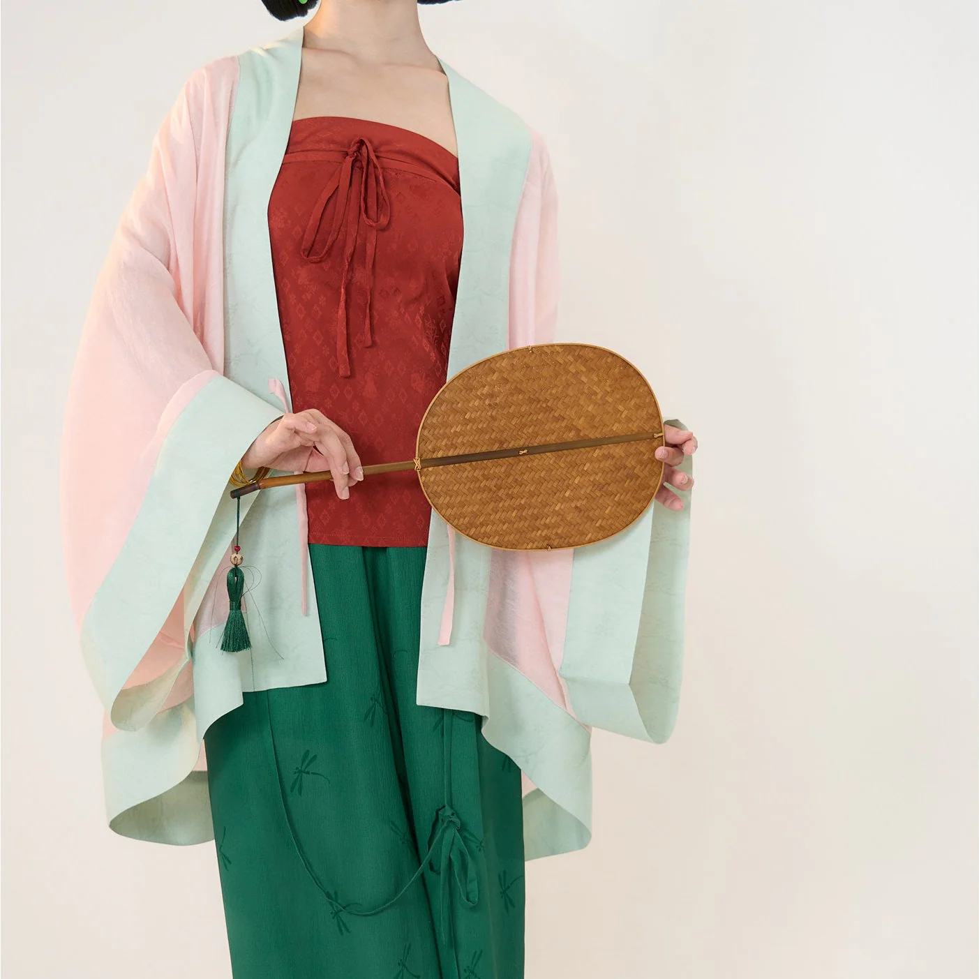 Chi Feng 驰风 Rushing Wind Southern Song Restoration Hedangku Pants & Haoxiu Racoon Sleeve Shanku Set - Image 10