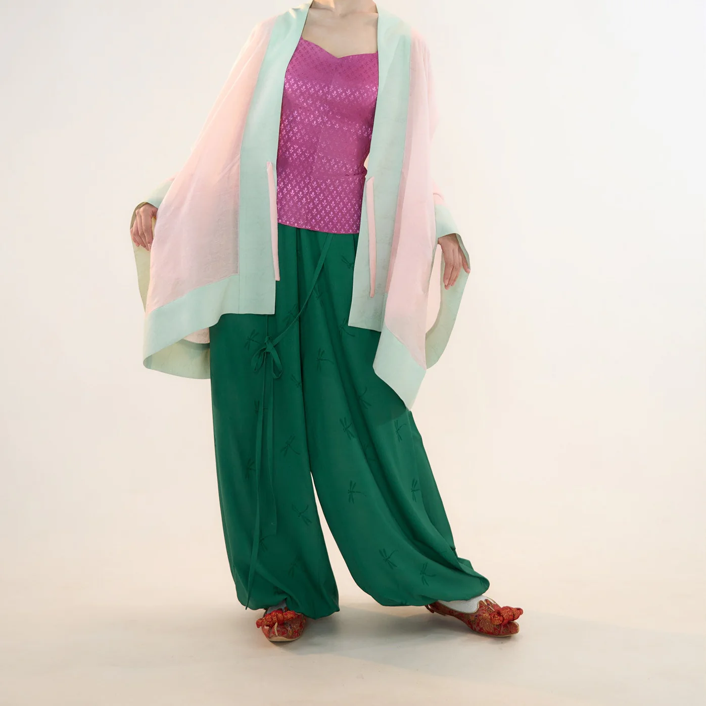 Chi Feng 驰风 Rushing Wind Southern Song Restoration Hedangku Pants & Haoxiu Racoon Sleeve Shanku Set - Image 12