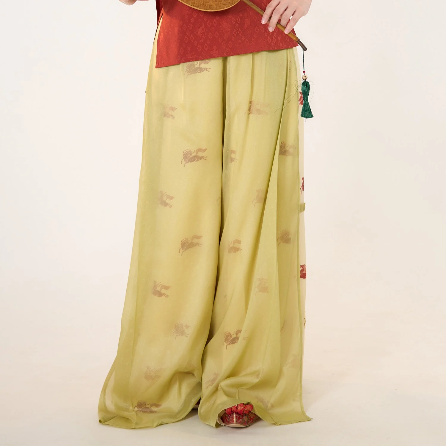 Chi Feng 驰风 Rushing Wind Southern Song Restoration Hedangku Pants & Haoxiu Racoon Sleeve Shanku Set - Image 13