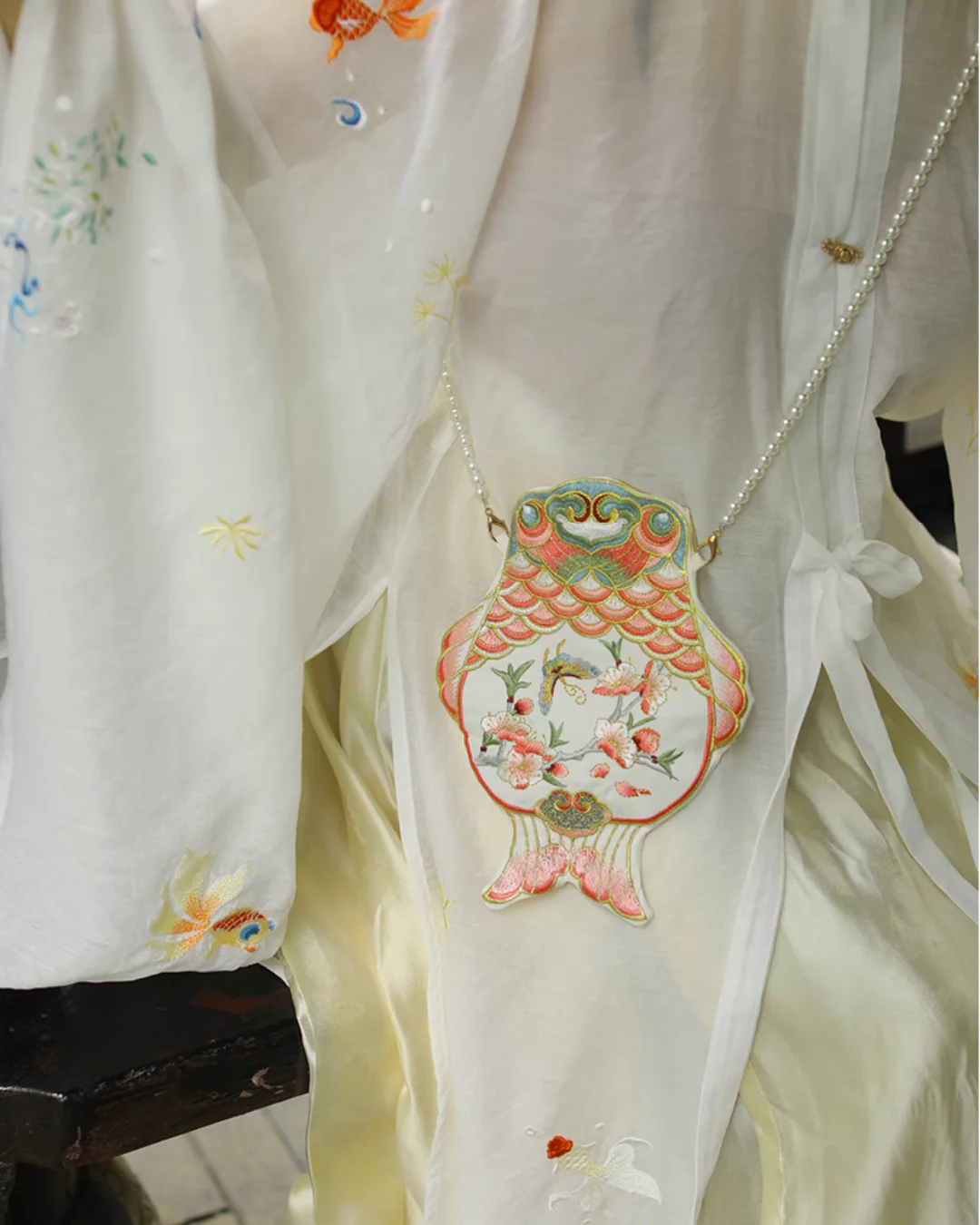 Chitang 池塘 Goldfish Pond Phone Purse - Image 6