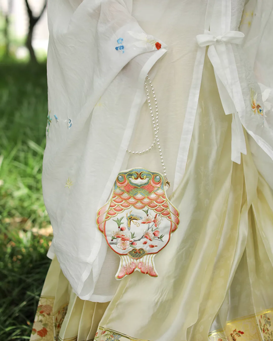 Chitang 池塘 Goldfish Pond Phone Purse - Image 7