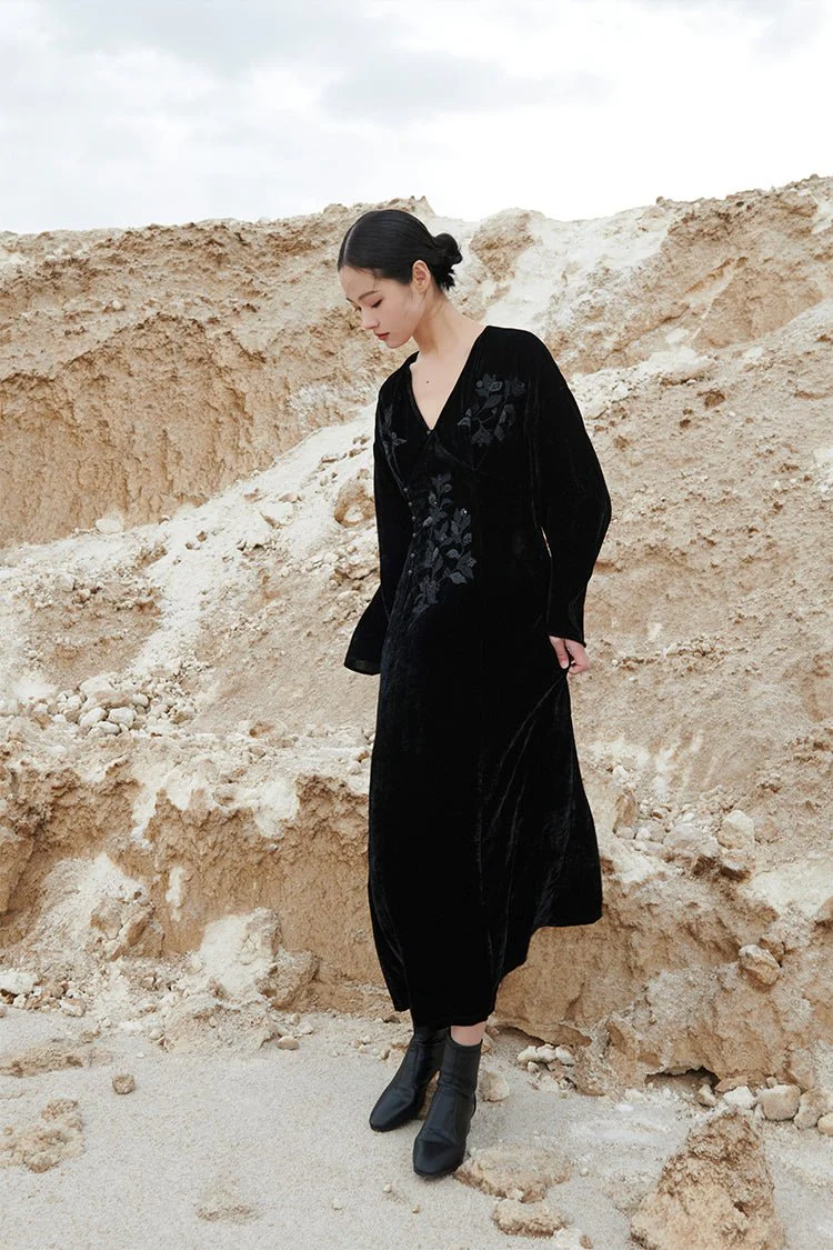 Ci Xiu 刺绣 Osmanthus Embroidery New Chinese Style Velvet Midi Dress - Image 13