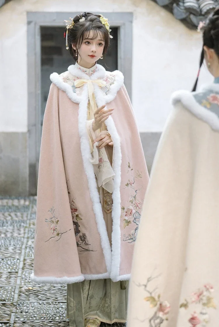 Dong Yu 冬玉 Winter Jade Modern Ming Qing Embroidered Winter Fur Doupeng Cape - Image 4