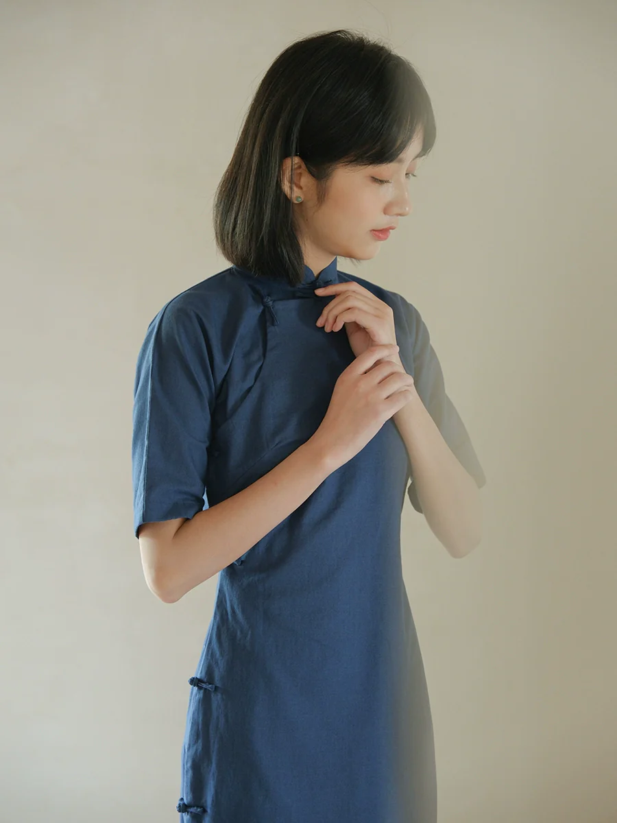 Dongnan Qiu 东南秋 Southeast Autumn 1930s Ramie Plant Half Sleeve Qipao - Image 4