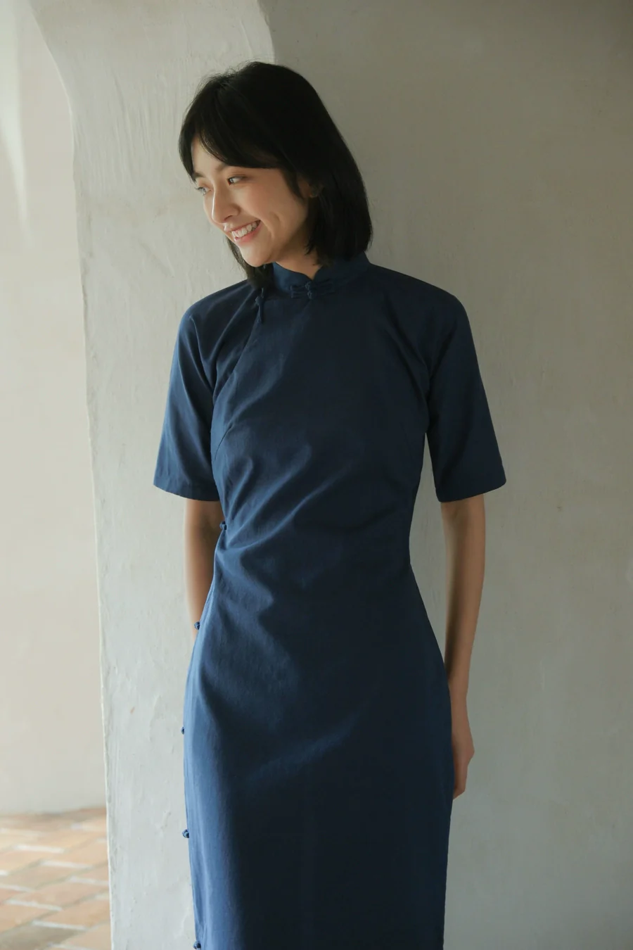Dongnan Qiu 东南秋 Southeast Autumn 1930s Ramie Plant Half Sleeve Qipao - Image 6