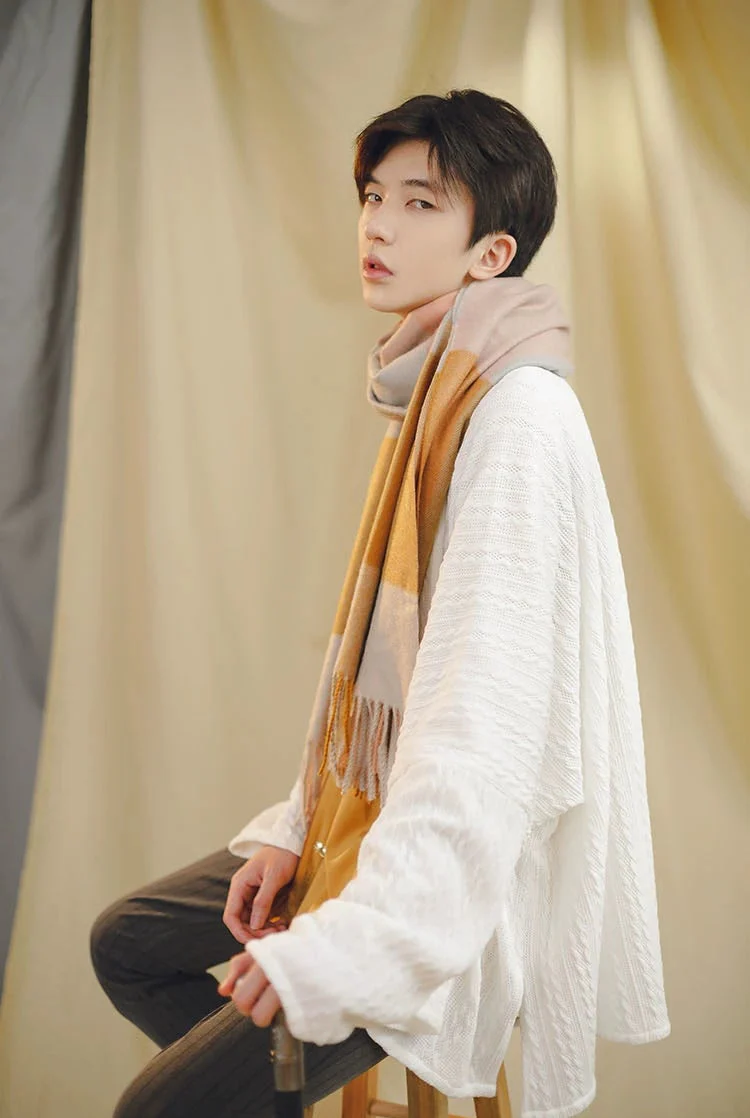 Dou Jiang 豆浆 Soy Milk Modernized Song Unisex Feijixiu Arrow Sleeve Knit Cardigan - Image 2