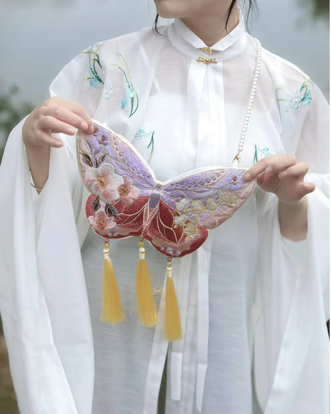 Double Butterfly 双面蝴蝶 Reversible Purse - Image 4