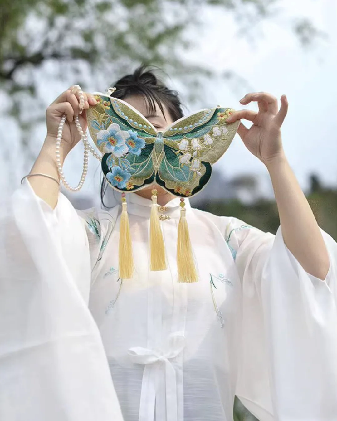 Double Butterfly 双面蝴蝶 Reversible Purse - Image 6