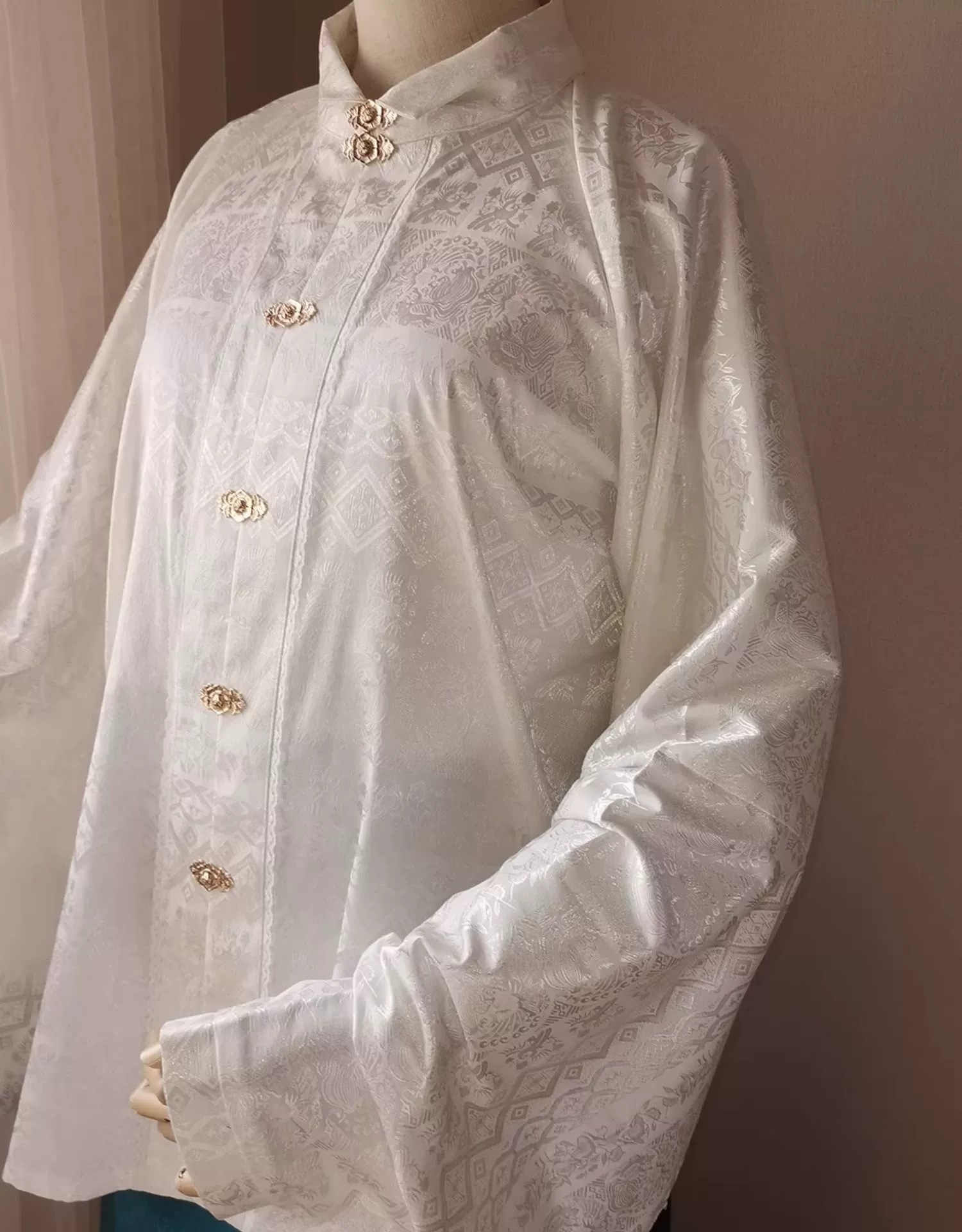 Doufu 豆腐 Tofu Ming Dynasty Plus Size Satin Liling Duijin Pipa Sleeve Top - Image 3