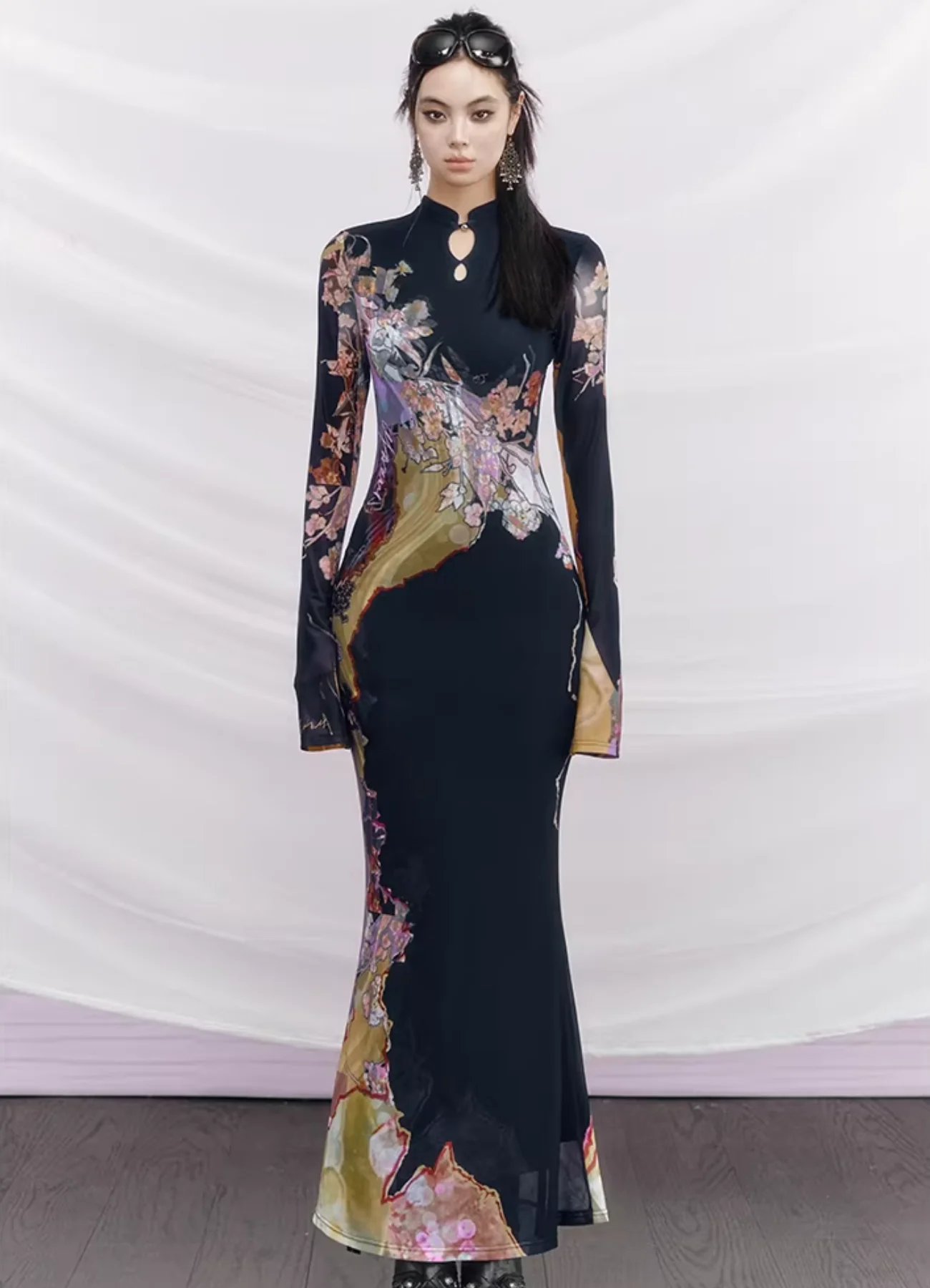 Du Sancai 度三彩 Tricolor Pottery New Chinese Style Long Sleeve Qipao - Image 4