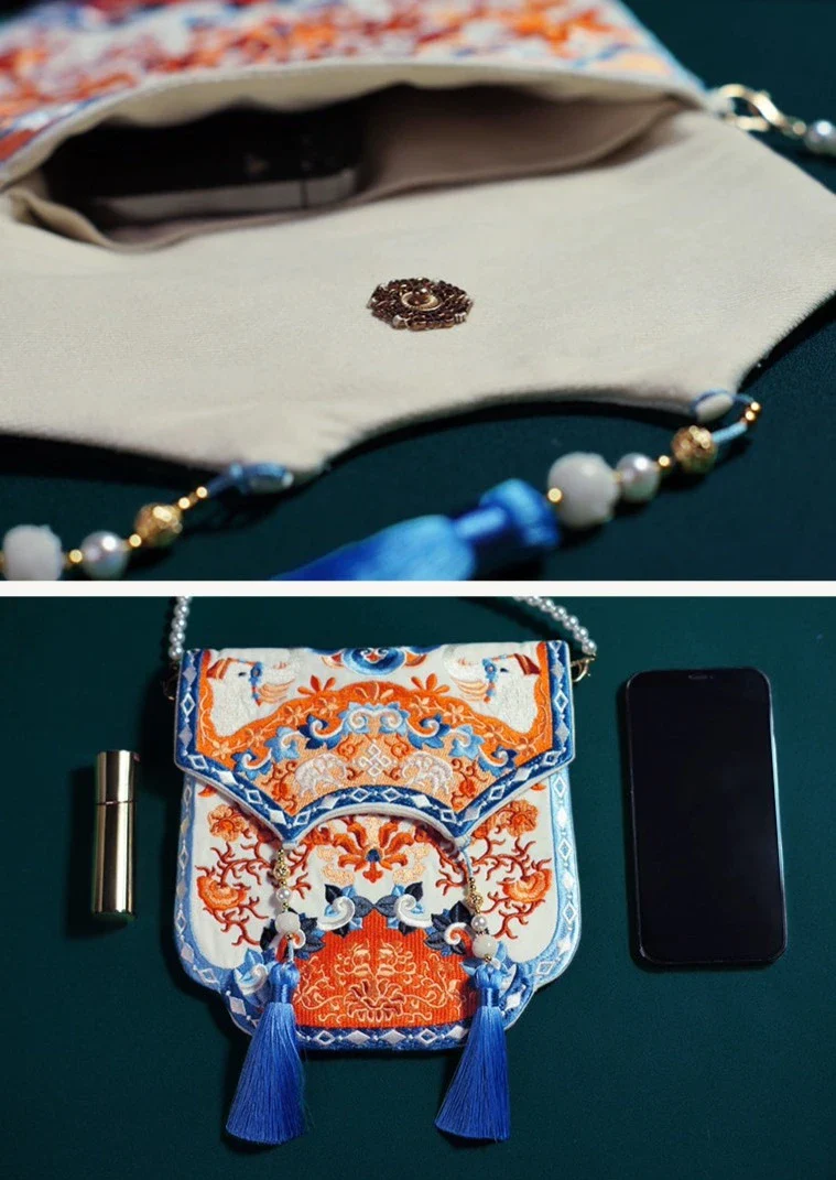 Dunhuang Lianhua 敦煌蓮花 Dunhuang Lotus Phone Purse - Image 7