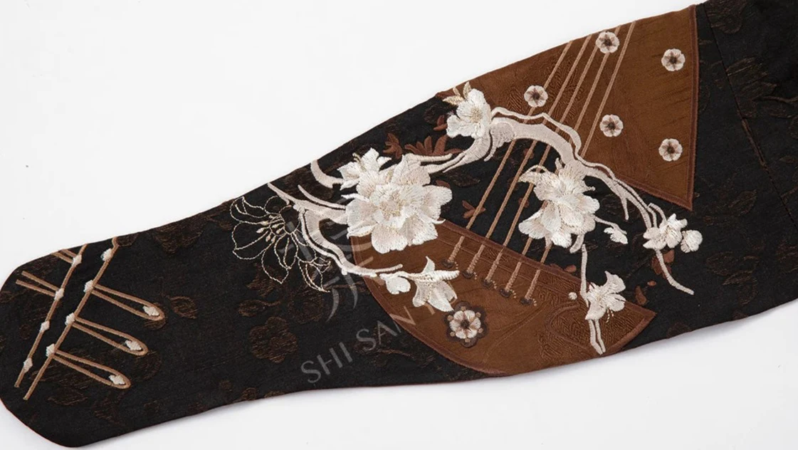 Five String Melody 五弦华韵 Modernized Han Dynasty Mulberry Silk Quju Zhiju Robe Set - Image 13