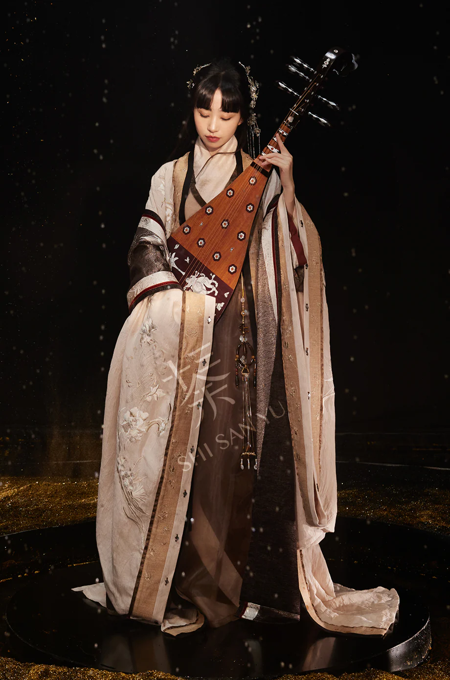 Five String Melody 五弦华韵 Modernized Han Dynasty Mulberry Silk Quju Zhiju Robe Set - Image 5