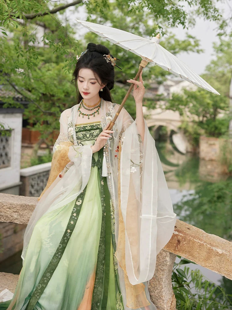 Flying Lotus 飞天莲华 Modernized Tang Dynasty Daxiushan. Qixiong Ruqun Set - Image 2