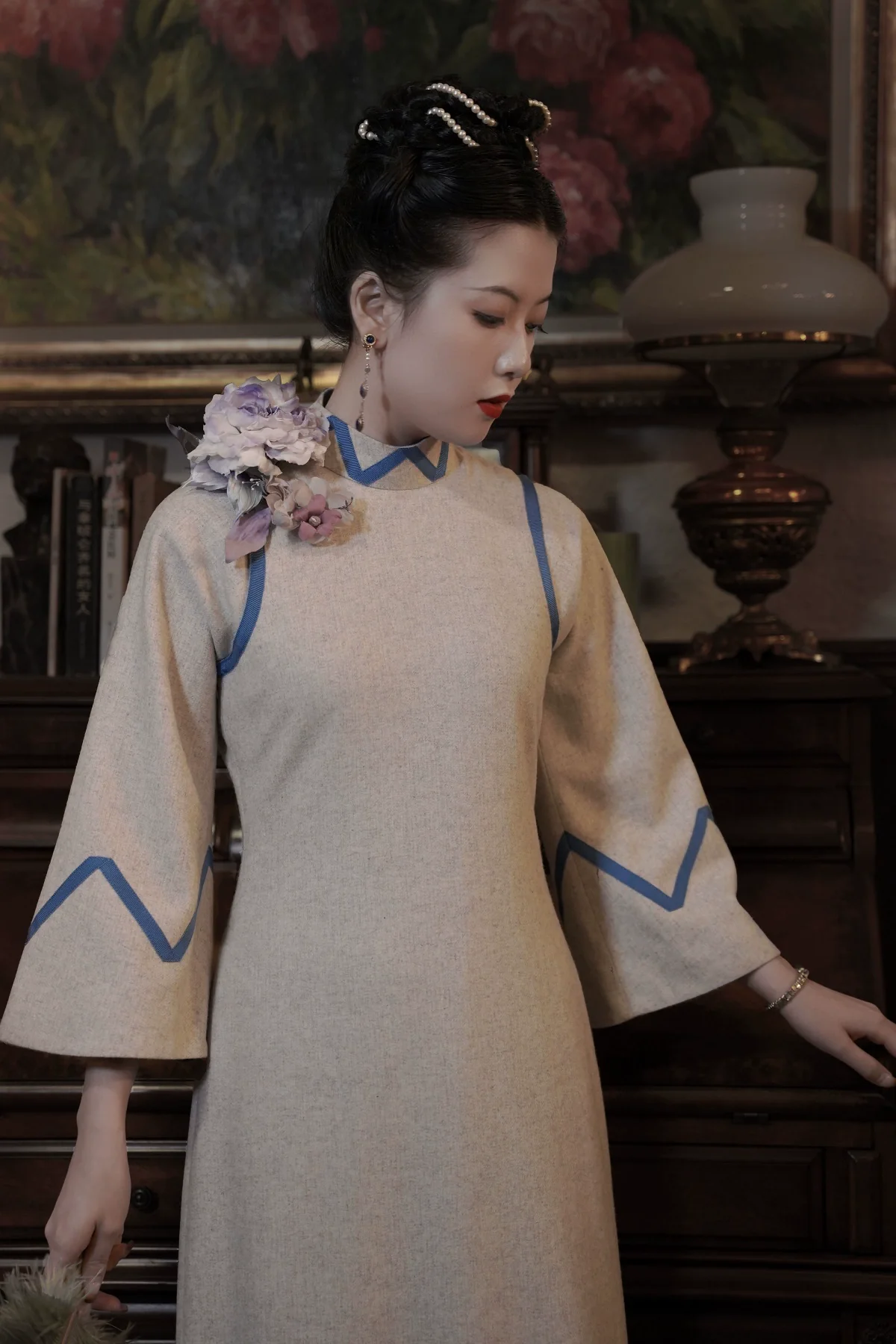 Folding Thoughts 折叠心事 1920s Wool Bottle Neck Qipao - Image 4