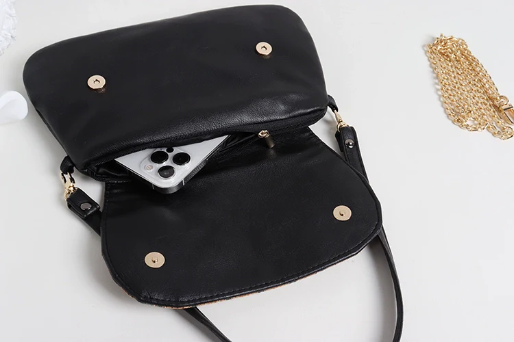 Fu Gu 复古 Ancient Flower Leather Baguette Purse - Image 3