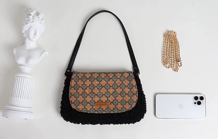Fu Gu 复古 Ancient Flower Leather Baguette Purse - Image 6