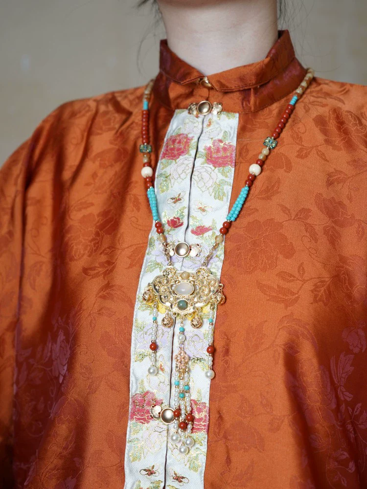 Ge Qu 歌曲 Melody Ming Dynasty Beaded Locket Back Cloud Tassel Necklace - Image 2