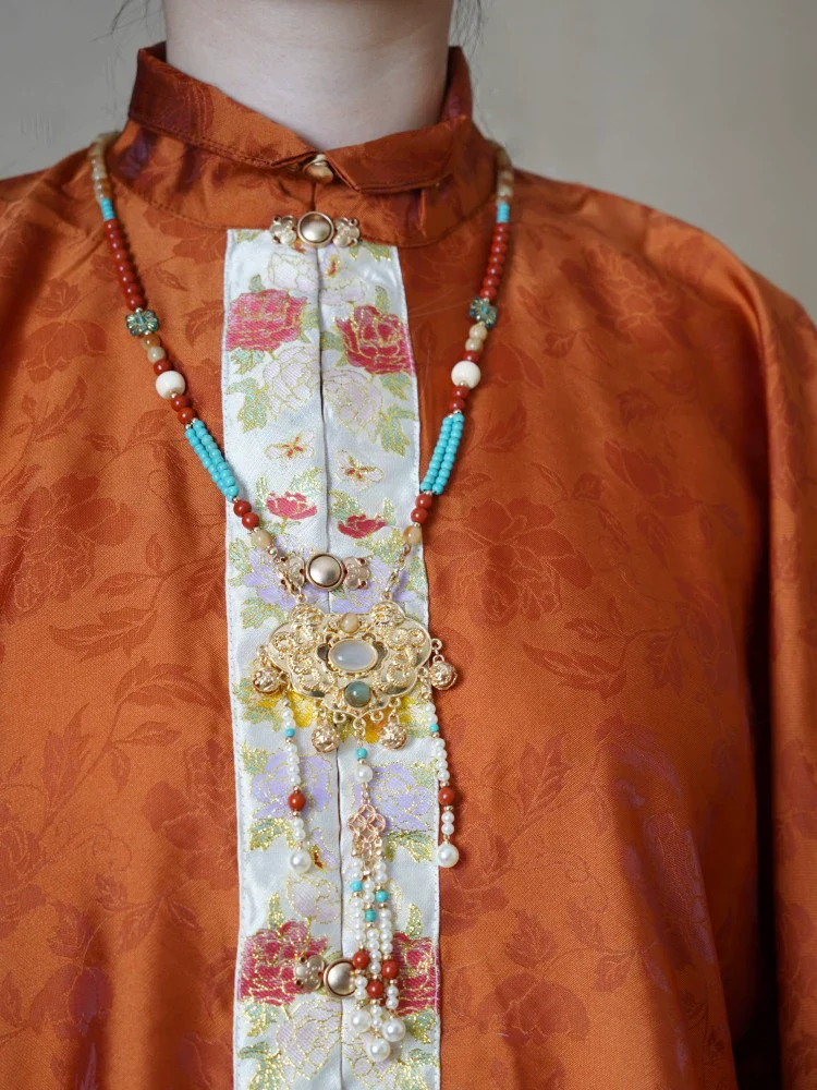 Ge Qu 歌曲 Melody Ming Dynasty Beaded Locket Back Cloud Tassel Necklace - Image 4