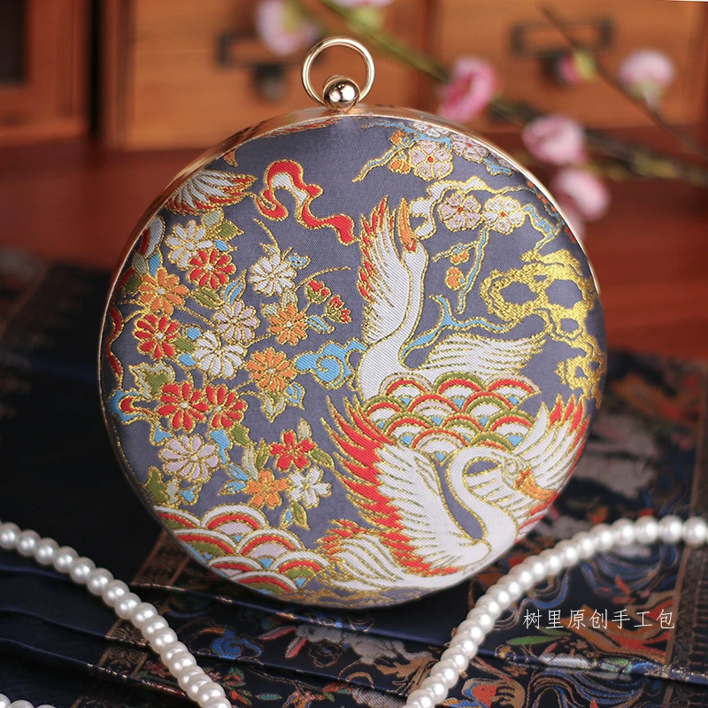 Jin Hé 金鹤 Golden Crane Hardshell Round Purse - Image 4
