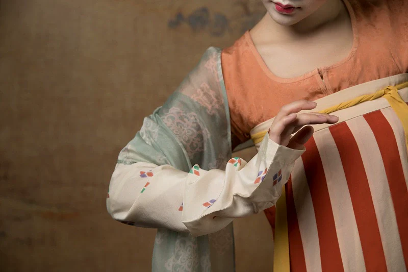Gong 'E 宫娥 Palace Maid Early Tang Recreation Qixiong Ruqun - Image 6