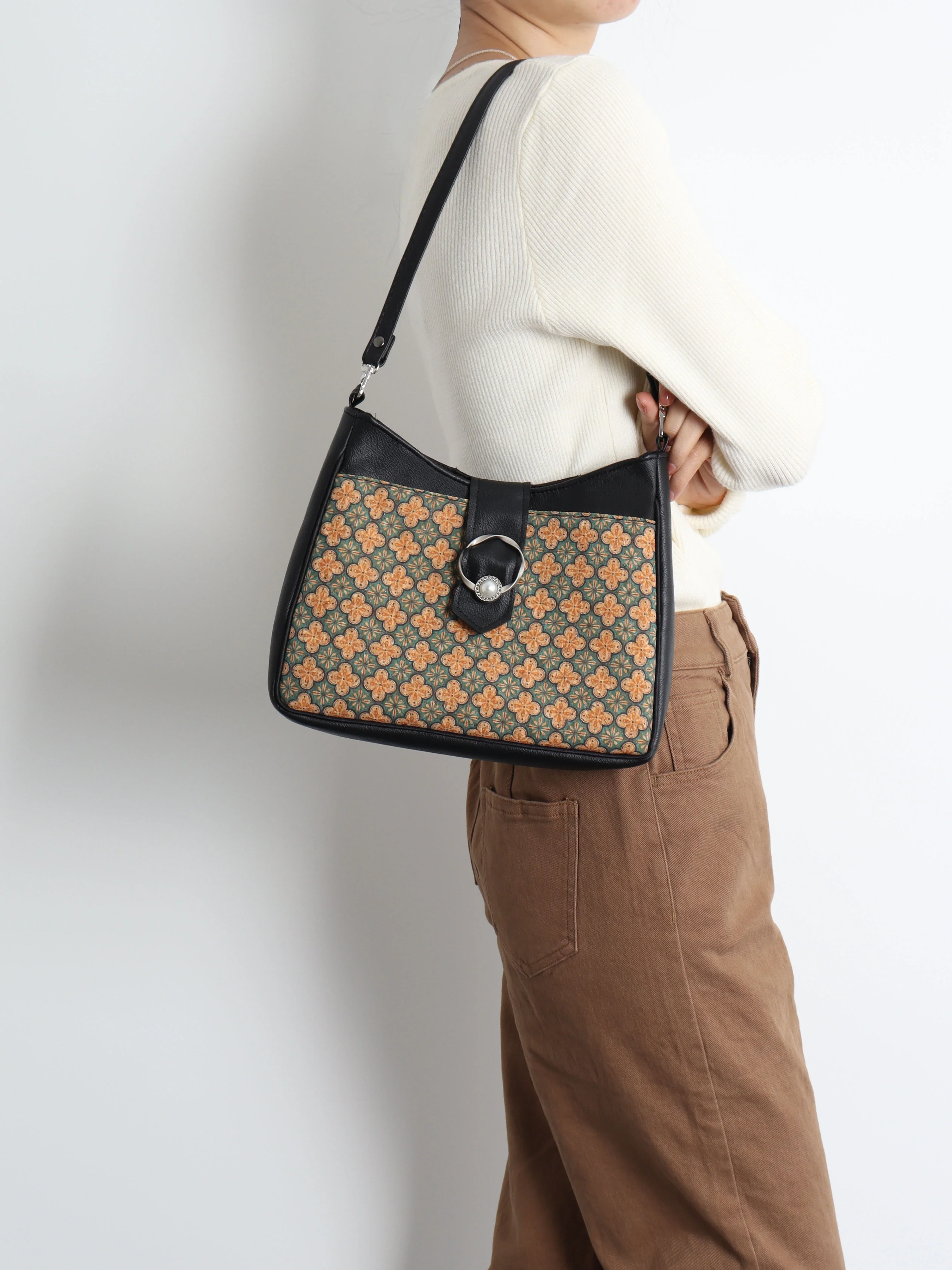 Gu Hua 古花 Ancient Flower Leather Shoulder Bag - Image 4