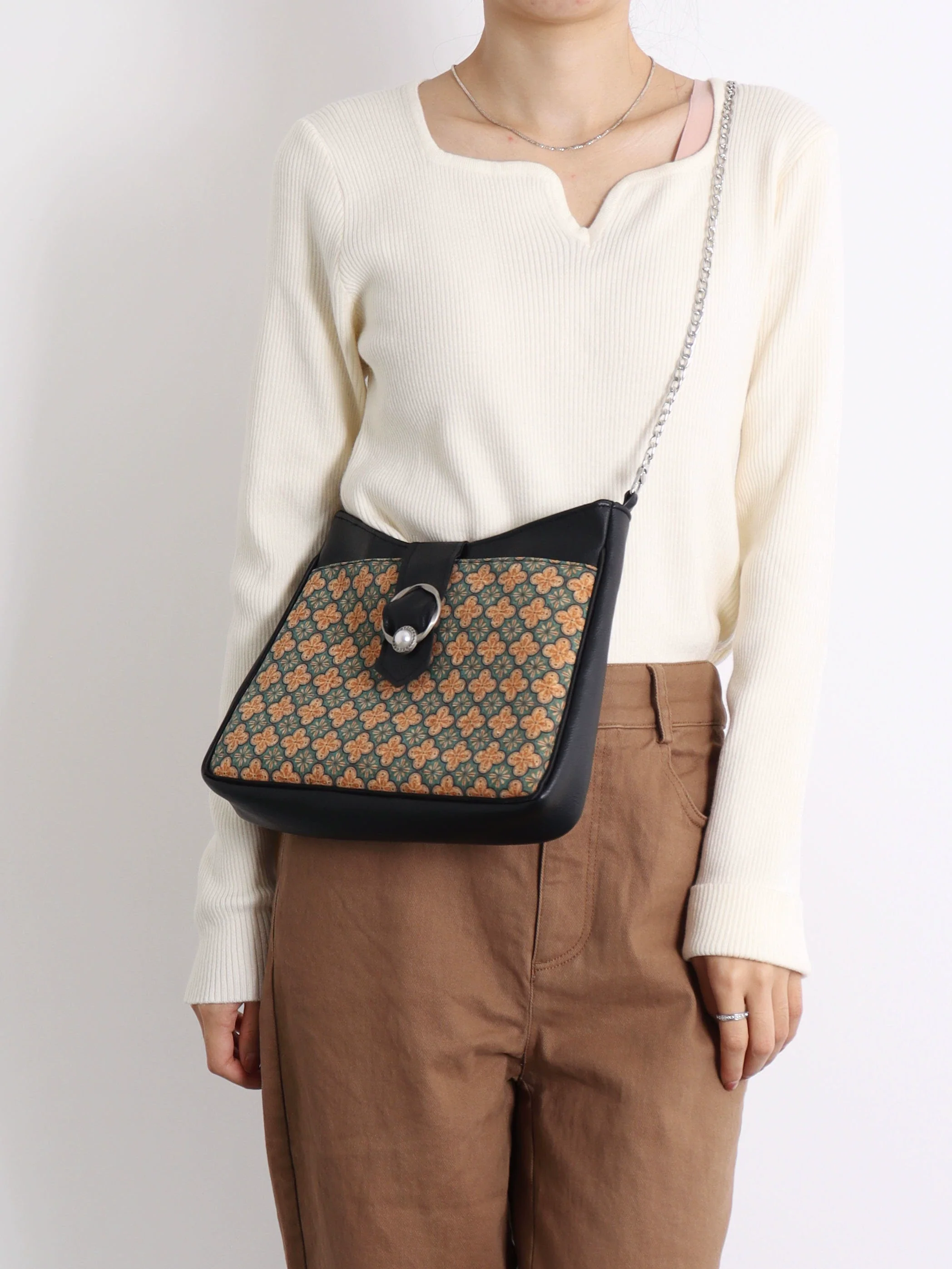 Gu Hua 古花 Ancient Flower Leather Shoulder Bag - Image 5