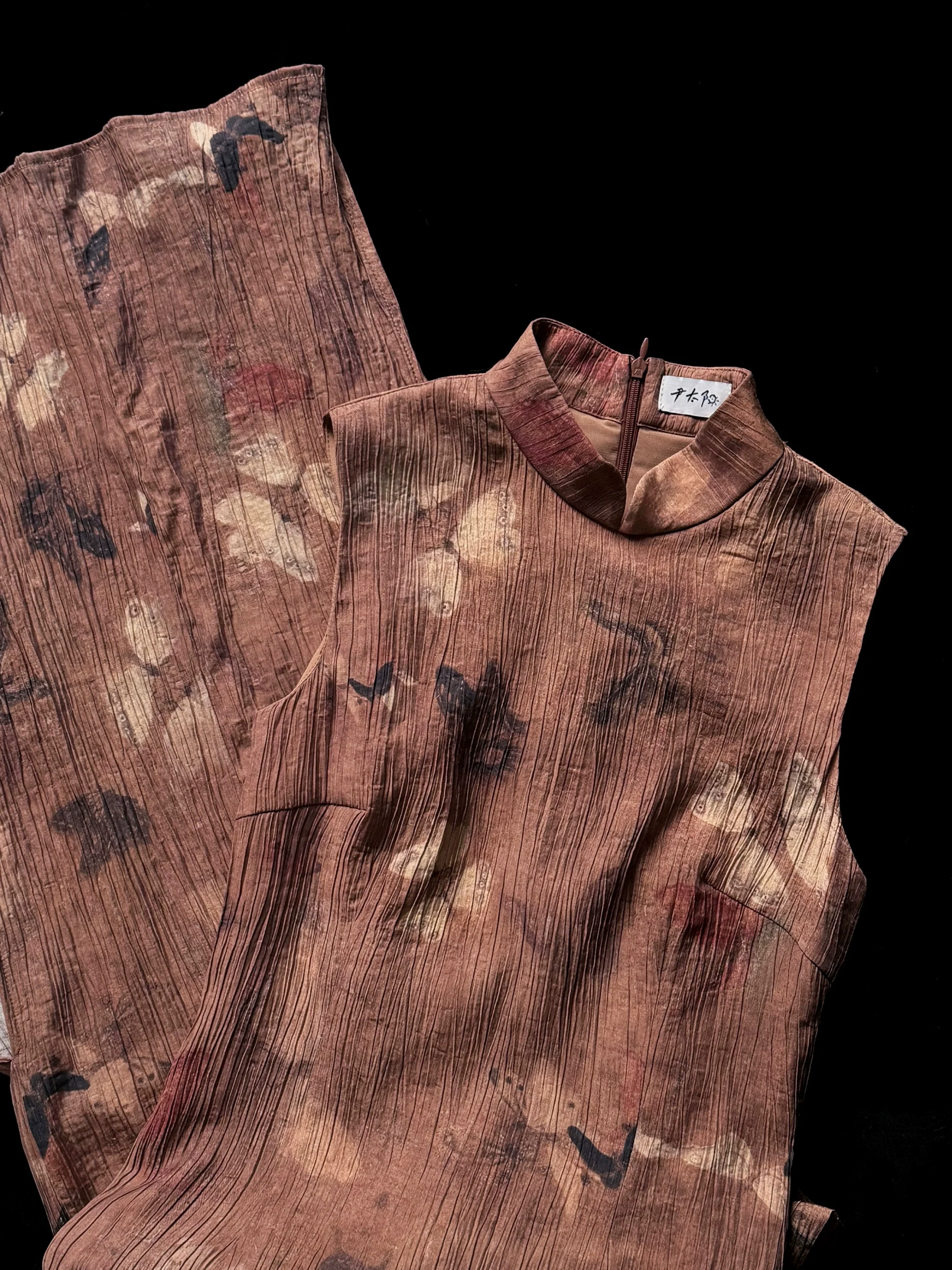 Gu Hua 古画 Ancient Painting Modernized Butterfly Textured Sleeveless Qipao - Image 14