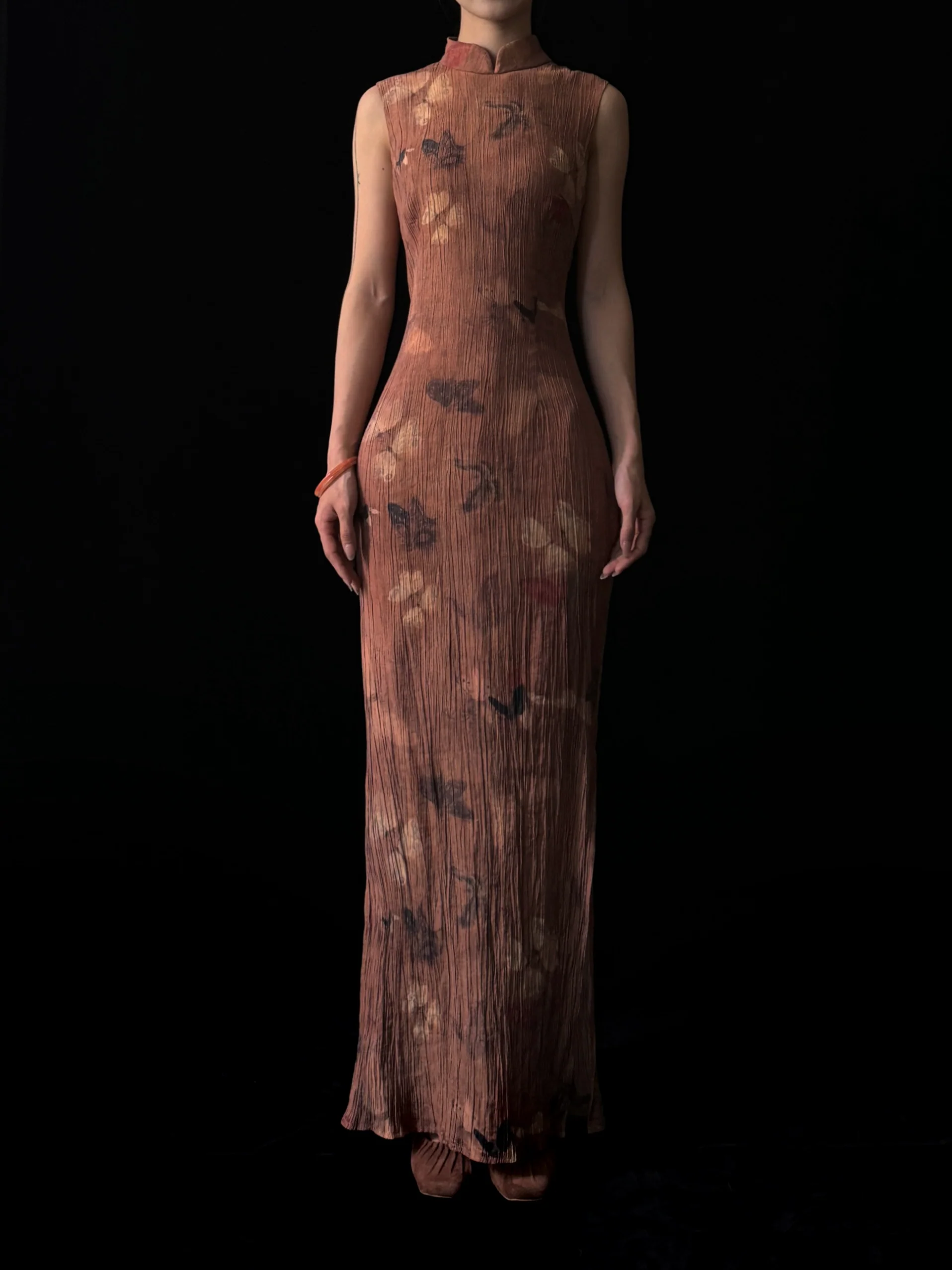 Gu Hua 古画 Ancient Painting Modernized Butterfly Textured Sleeveless Qipao - Image 5