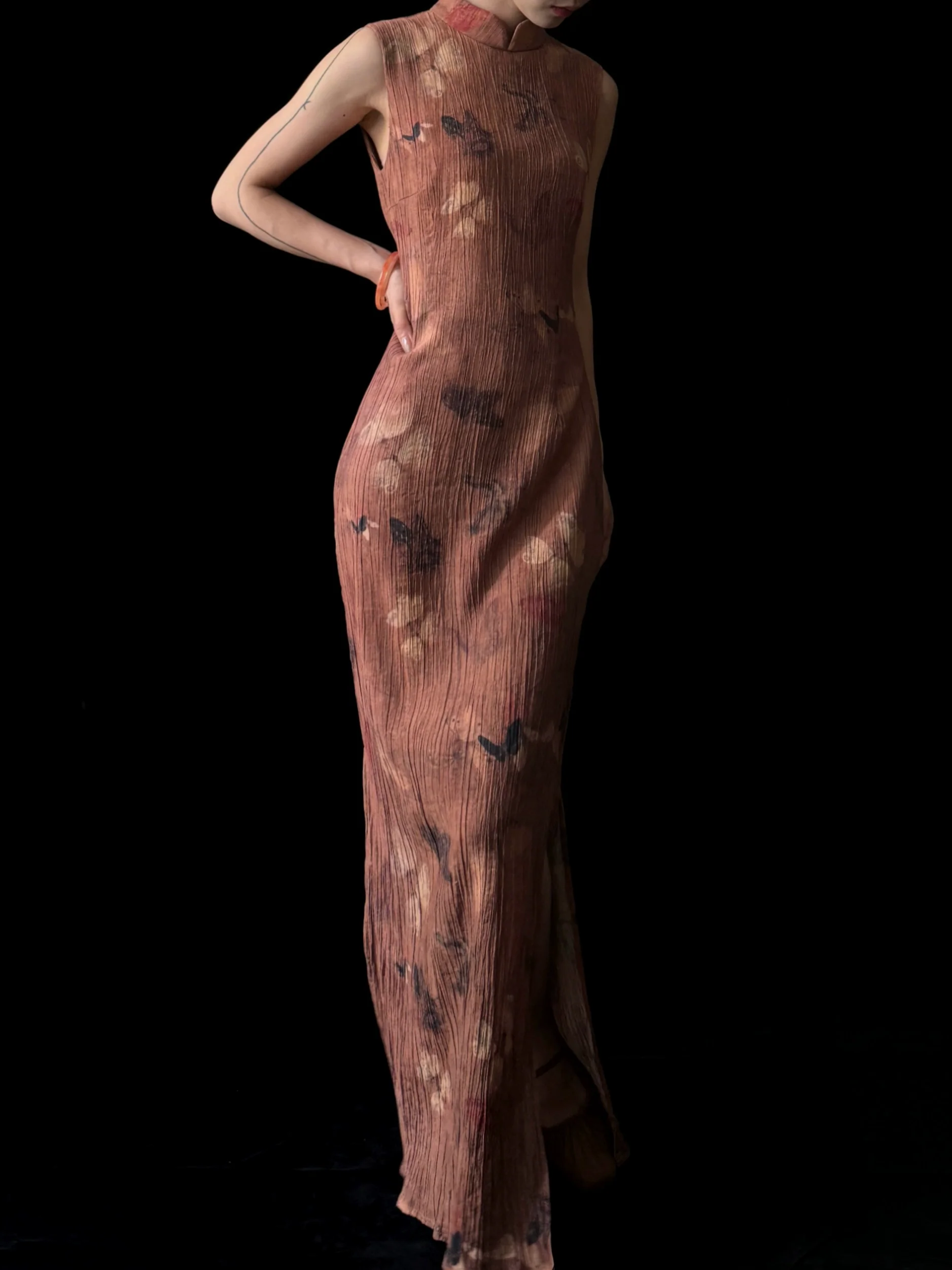 Gu Hua 古画 Ancient Painting Modernized Butterfly Textured Sleeveless Qipao - Image 6