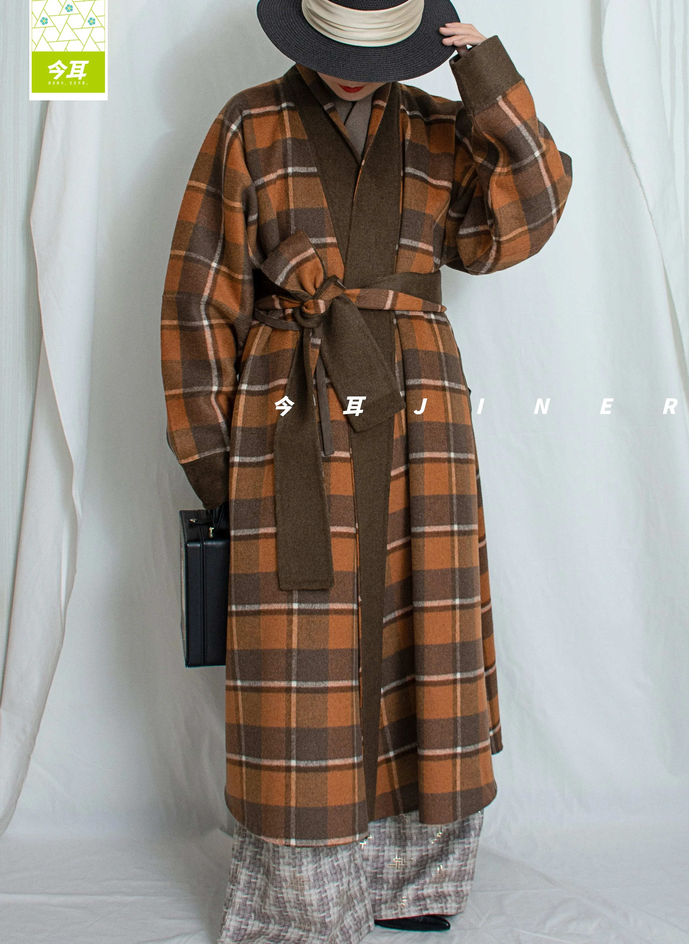 Guagua 瓜瓜 Pumpkin Pumpkin Modernized Early Ming Reversible Plaid Sheep's Wool Coat - Image 3