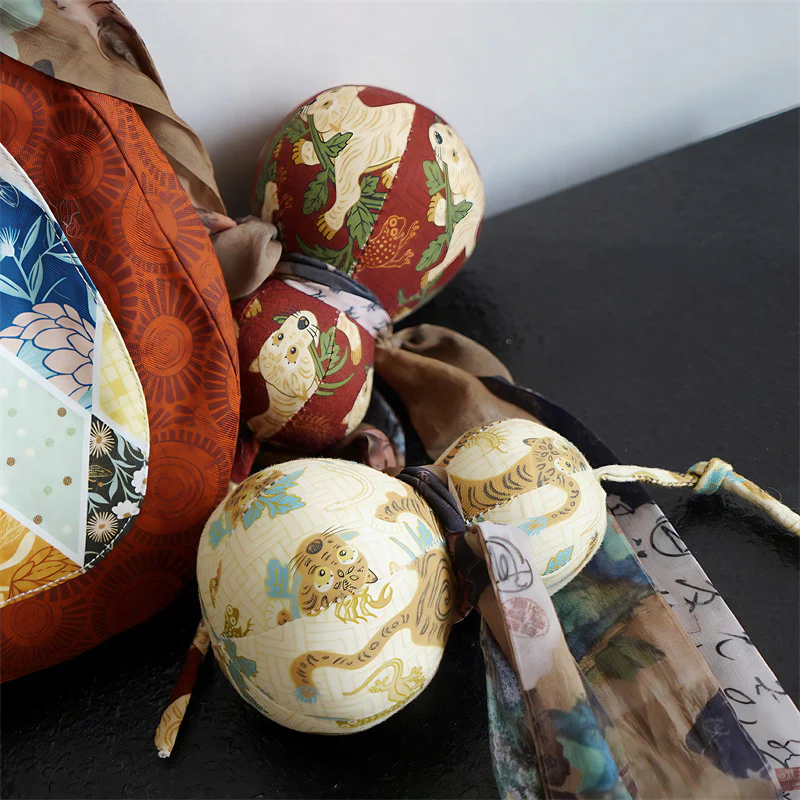 Guhua Hulu 古画葫芦 Ancient Painted Gourd Pendant Accessory - Image 2