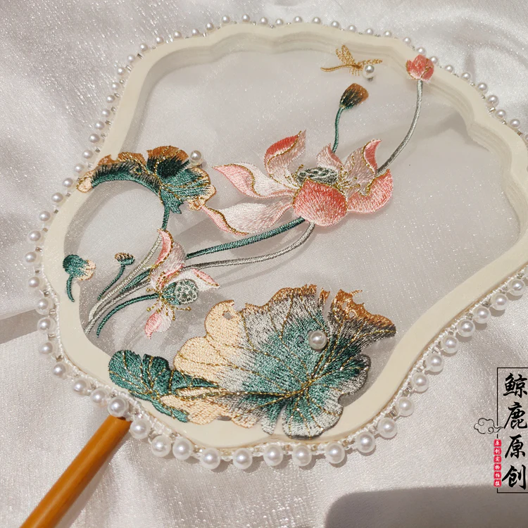 Guo Dongting 过洞庭 Crossing Dongting River Single-Sided Embroidered Tuanshan Round Fan - Image 5