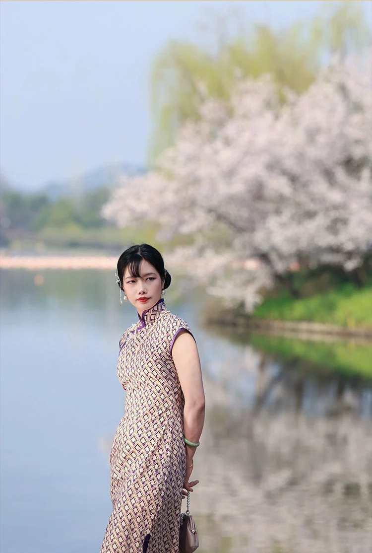 Hai Tang 海棠 Begonia Republic of China Geometric Print Pure Cotton Cap Sleeve Qipao - Image 3