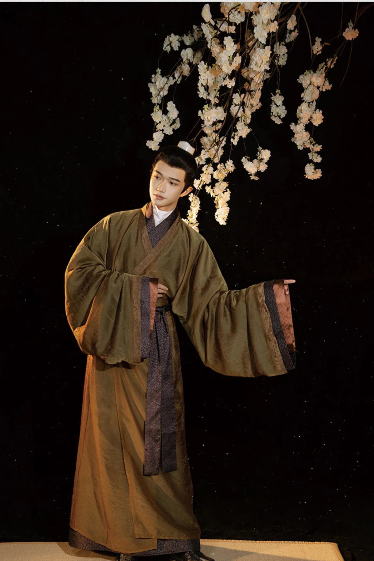 Hu Po 琥珀 Amber Men's Han Dynasty Restoration Zhiju Robe - Image 4